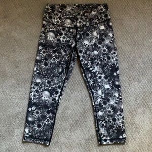 Beautiful Lululemon capris - 6